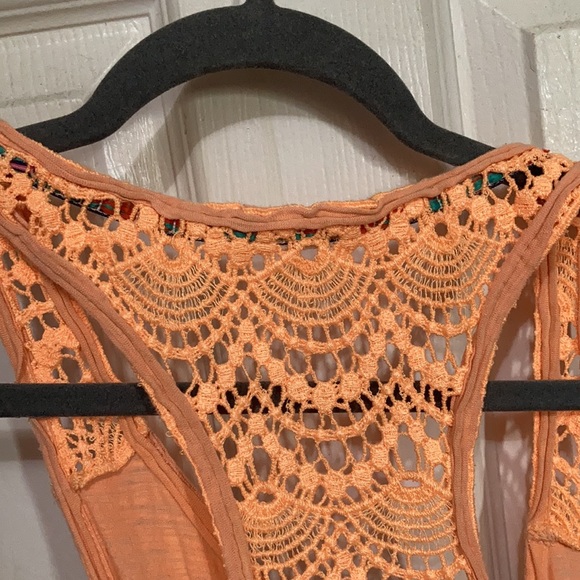 Summery Roxy Top - Picture 7 of 9